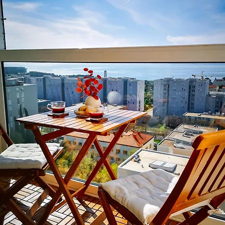 Apartman The Golden View
