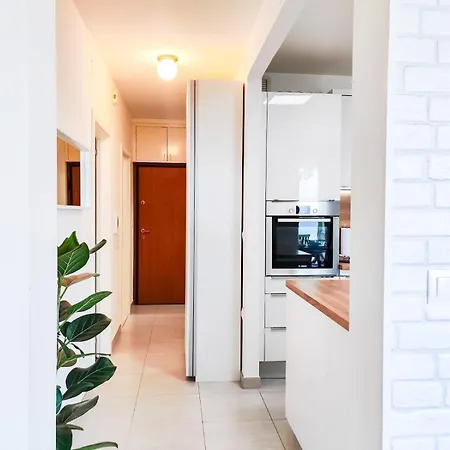 The Golden View Apartment Split